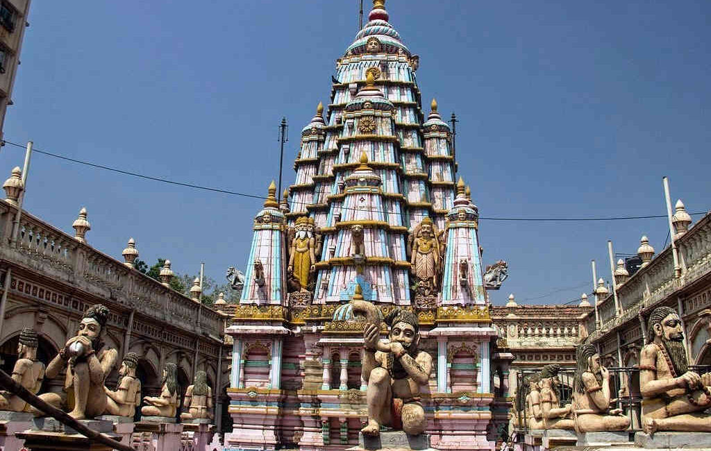 Mumbadevi Temple in Bhuleshwar Mumbai – Ancient Hindu Shrine