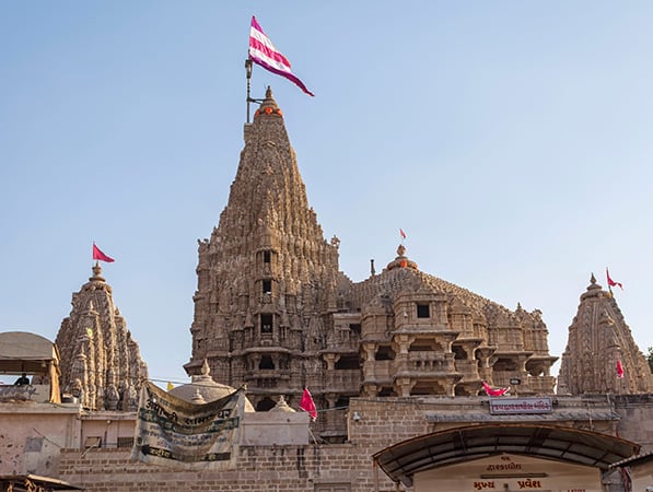 Mathura: The Birthplace of Lord Krishna 3 Dwarkadhish Temple Mathura during evening aarti