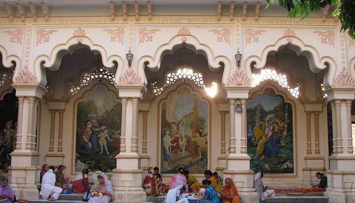 Vrindavan and Its Temple Heritage 5 Radha Vallabh Temple Vrindavan – historic red sandstone temple