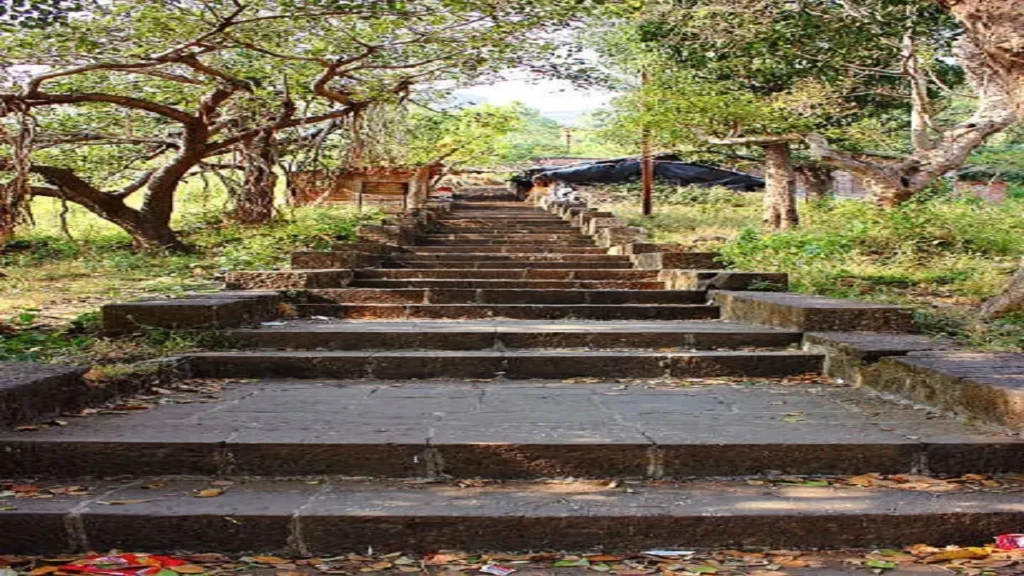 10 Unique Things about the Trimbakeshwar Temple 8 Trimbakeshwars Mythical Connection to the Ramayana