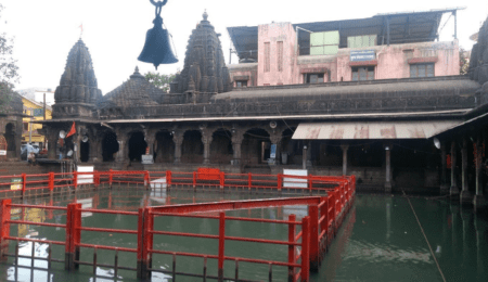 Kushavarta Kund Trimbakeshwar: Where the Sacred Godavari River Begins (Complete Guide 2025) 8 Kushavarta Kund Trimbakeshwar sacred water tank Godavari origin