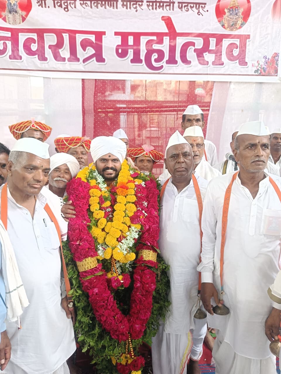 श्री.ह.भ.प.वेदांतचार्य वैभव महाराज खरवळकर