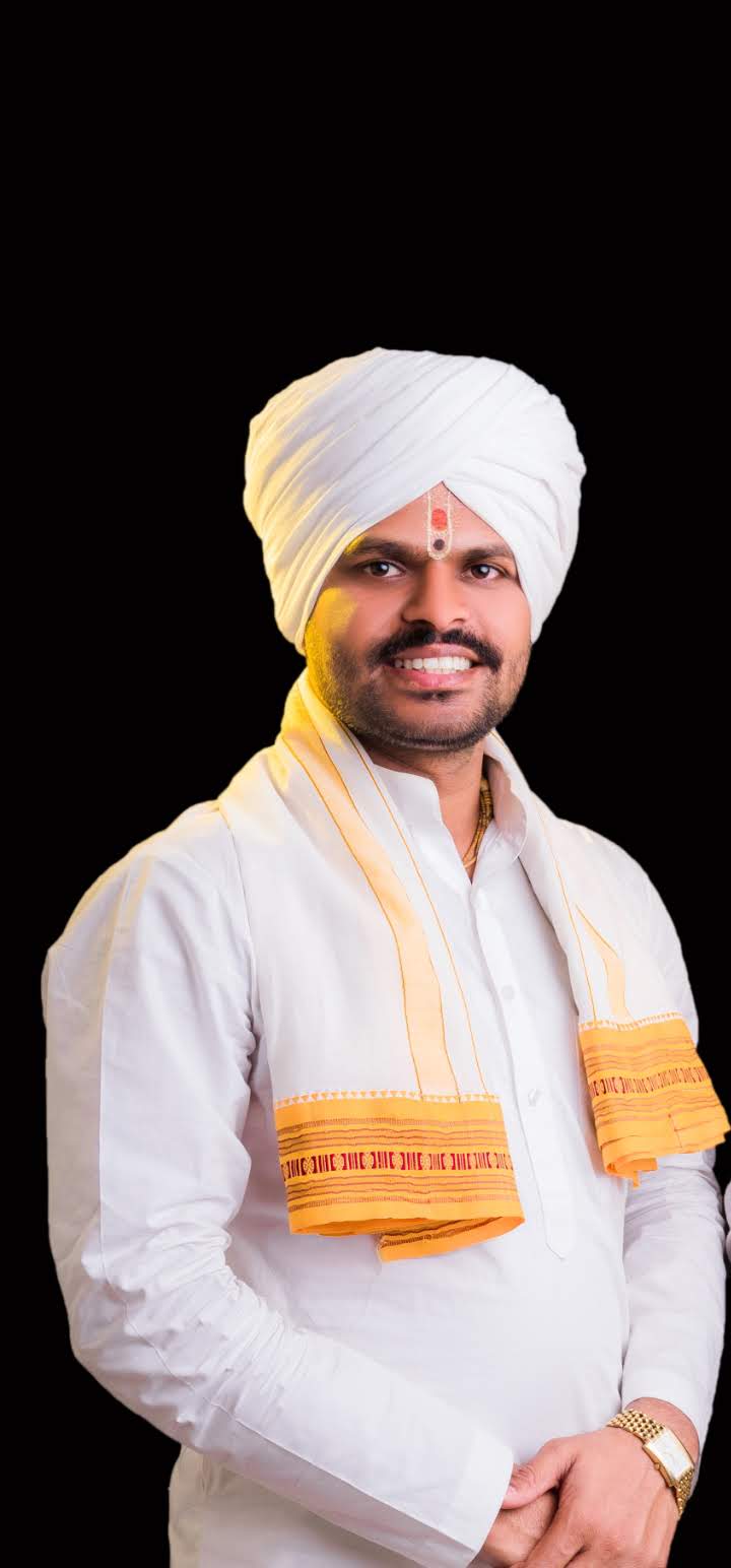 श्री.ह.भ.प.वेदांतचार्य वैभव महाराज खरवळकर