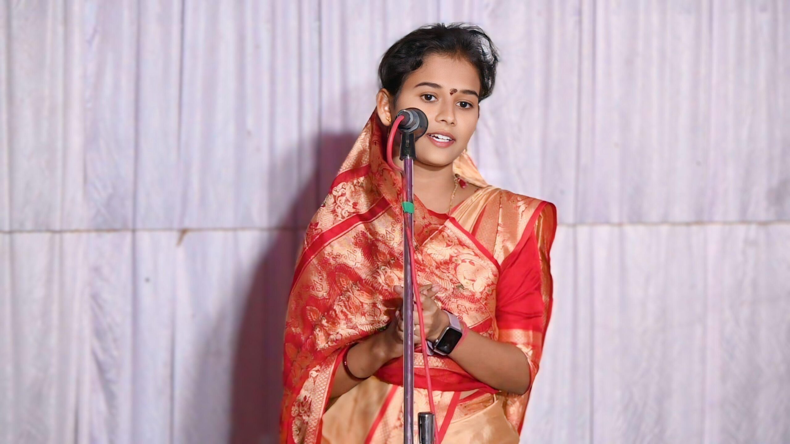 ह.भ.प.सौ.सपनाताई साखरे-वीर