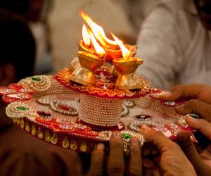 Ghalin lotangan aarti